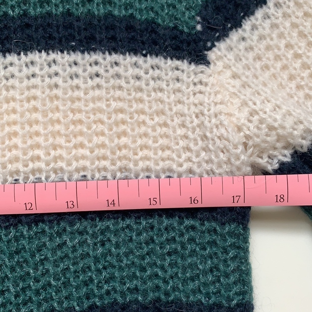 Abercrombie & Fitch Green and White Balloon Sleeve Knit Sweater - Picture 10 of 13